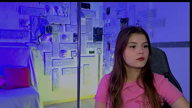 EvaThopson online show from 10.02.25