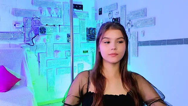 EvaThopson online show from 10.12.25