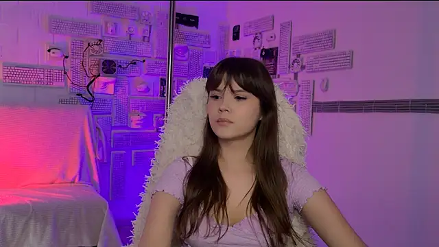 EvaThopson online show from 04.03.26