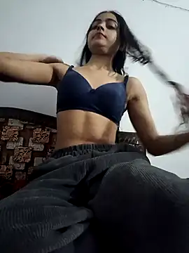 Snapshot of pikubaby chatting on 12.21.24 pikubaby online show from 12.21.24