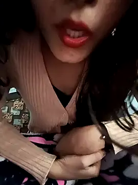 Snapshot of pikubaby chatting on 12.22.24 pikubaby online show from 12.22.24