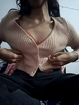 Snapshot of pikubaby chatting on 12.28.24 pikubaby online show from 12.28.24