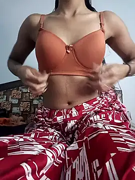 Snapshot of pikubaby chatting on 12.31.24 pikubaby online show from 12.31.24