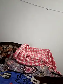 Snapshot of pikubaby chatting on 01.15.25 pikubaby online show from 01.15.25