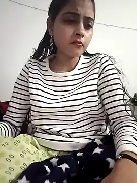 Snapshot of pikubaby chatting on 01.28.25 pikubaby online show from 01.28.25