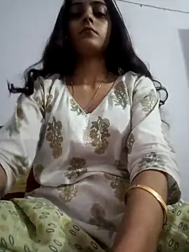 Snapshot of pikubaby chatting on 09.30.25 pikubaby online show from 09.30.25