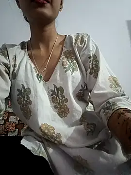 Snapshot of pikubaby chatting on 10.18.25 pikubaby online show from 10.18.25