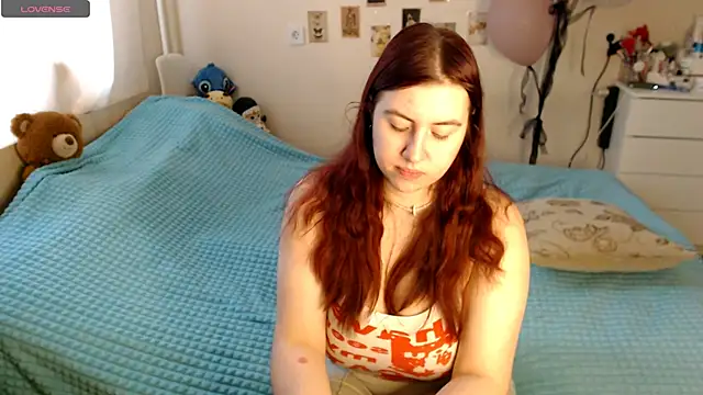 Snapshot of BettyandRich_ chatting on 10.17.25 BettyandRich  online show from 10.17.25