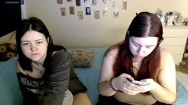 Snapshot of BettyandRich_ chatting on 10.24.25 BettyandRich  online show from 10.24.25