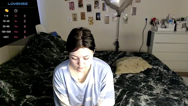 Snapshot of BettyandRich_ chatting on 10.25.25 BettyandRich  online show from 10.25.25