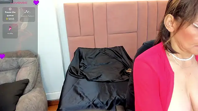 Snapshot of JennieRosse chatting on 03.18.26 JennieRosse online show from 03.18.26