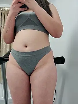 Snapshot of leeya_lee chatting on 01.31.25 leeya lee online show from 01.31.25