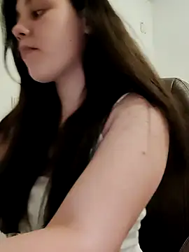 Snapshot of leeya_lee chatting on 02.07.25 leeya lee online show from 02.07.25