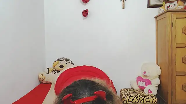 Snapshot of ariellth chatting on 10.17.25 ariellth online show from 10.17.25