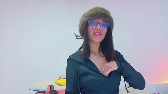  lucysmith online show from 11.05.25