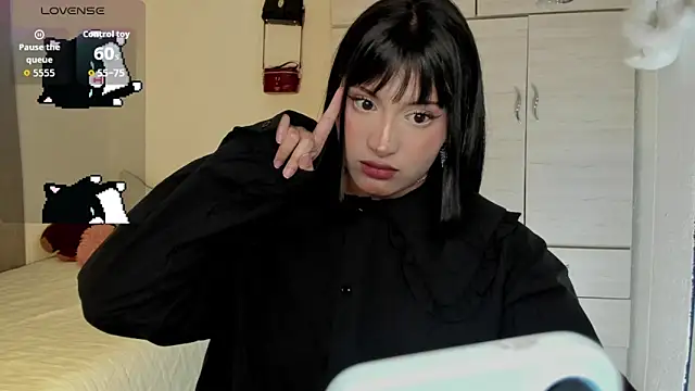 Ju Kyung online show from 10.31.25