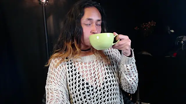 Snapshot of saba_the_courtesan chatting on 11.27.25 saba the courtesan online show from 11.27.25