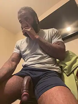 Snapshot of GoodGirlLover13 chatting on 02.05.25 GoodGirlLover13 online show from 02.05.25