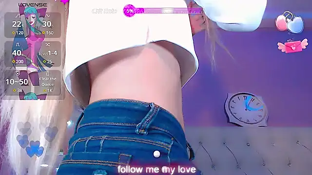 Snapshot of Babyaleja chatting on 02.18.25 Babyaleja online show from 02.18.25
