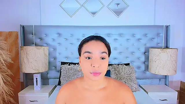 Snapshot of EileenBenzon chatting on 09.30.25 EileenBenzon online show from 09.30.25