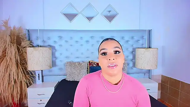 Snapshot of EileenBenzon chatting on 10.25.25 EileenBenzon online show from 10.25.25