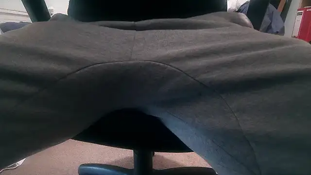 Snapshot of an4y8ot chatting on 12.13.24 an4y8ot online show from 12.13.24