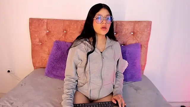 Snapshot of lana_dol chatting on 01.29.25 lana dol online show from 01.29.25