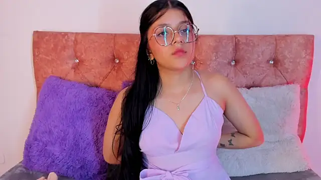 Snapshot of lana_dol chatting on 02.19.25 lana dol online show from 02.19.25