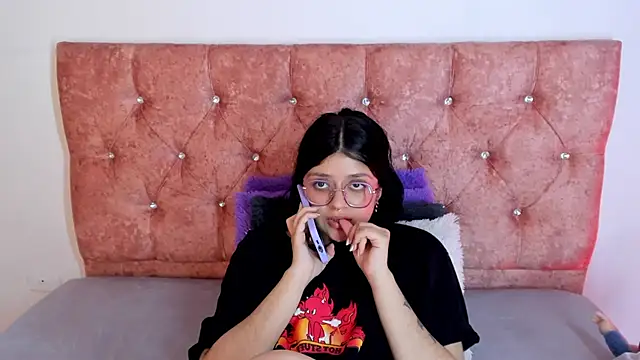 Snapshot of lana_dol chatting on 03.10.25 lana dol online show from 03.10.25