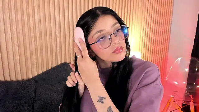 Snapshot of lana_dol chatting on 09.12.25 lana dol online show from 09.12.25