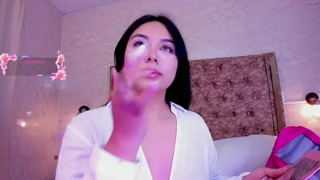 Snapshot of gaby_desire777 chatting on 12.27.24 gaby desire777 online show from 12.27.24