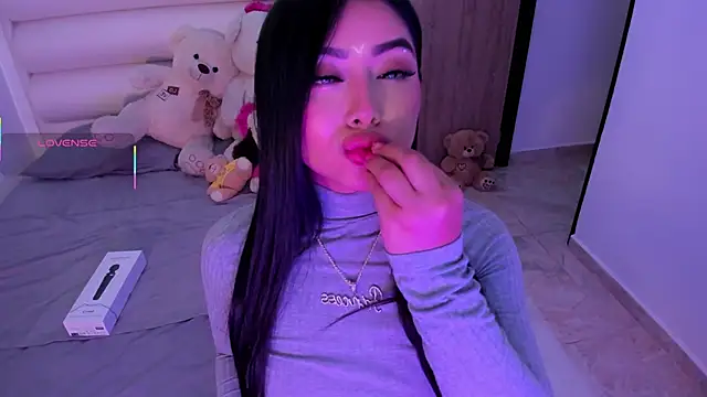 Snapshot of gaby_desire777 chatting on 09.27.25 gaby desire777 online show from 09.27.25