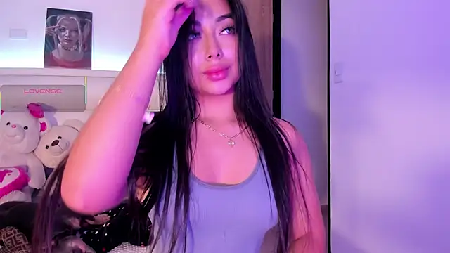 Snapshot of gaby_desire777 chatting on 10.23.25 gaby desire777 online show from 10.23.25