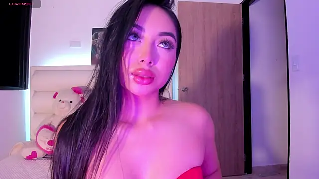 Snapshot of gaby_desire777 chatting on 10.24.25 gaby desire777 online show from 10.24.25