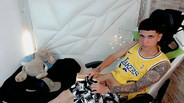 Brayan lopezz online show from 02.04.25