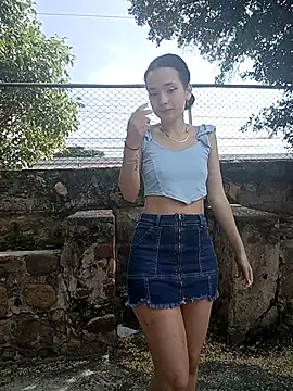 sweet outdoor charm online show from 12.18.25