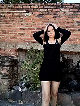 sweet outdoor charm online show from 02.05.26