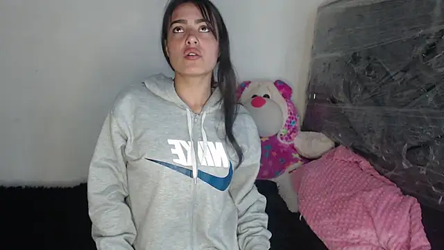 skinny sweet2411 online show from 12.16.25