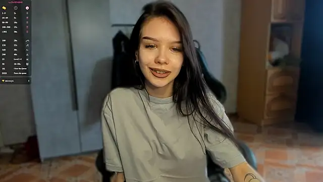 Snapshot of SweetyDeviliya chatting on 05.28.26 SweetyDeviliya online show from 05.28.26