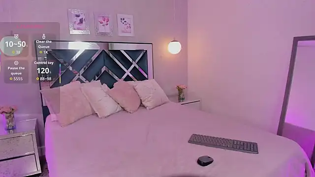 Snapshot of ibella7 chatting on 09.20.25 ibella7 online show from 09.20.25