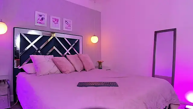 Snapshot of ibella7 chatting on 10.16.25 ibella7 online show from 10.16.25