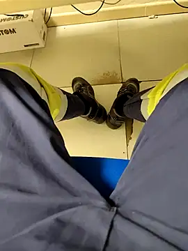 Snapshot of coppiapazza chatting on 12.21.24 coppiapazza online show from 12.21.24