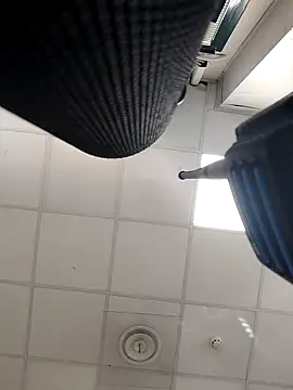 Snapshot of coppiapazza chatting on 01.05.25 coppiapazza online show from 01.05.25