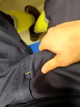 Snapshot of coppiapazza chatting on 02.14.25 coppiapazza online show from 02.14.25