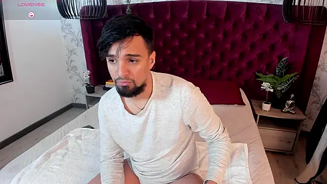 Snapshot of Edward_max chatting on 10.07.25 Edward max online show from 10.07.25