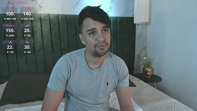 Snapshot of Edward_max chatting on 10.21.25 Edward max online show from 10.21.25