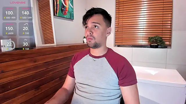 Snapshot of Edward_max chatting on 10.22.25 Edward max online show from 10.22.25