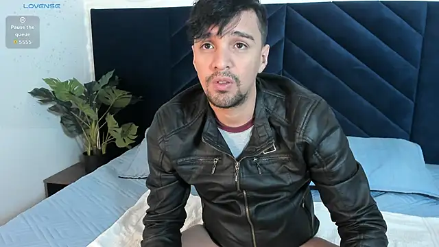 Snapshot of Edward_max chatting on 10.26.25 Edward max online show from 10.26.25