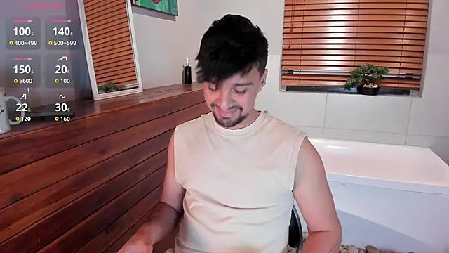 Snapshot of Edward_max chatting on 10.31.25 Edward max online show from 10.31.25