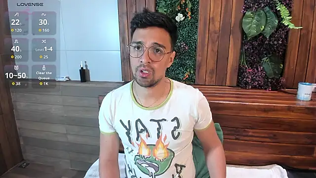 Snapshot of Edward_max chatting on 02.09.26 Edward max online show from 02.09.26